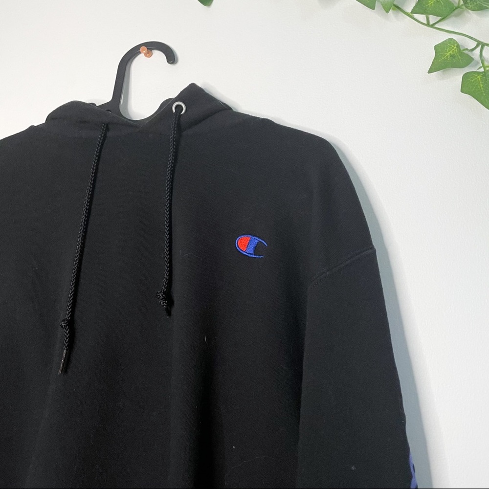 CHAMPION Black Hoodie Logo Sleeve Lettering